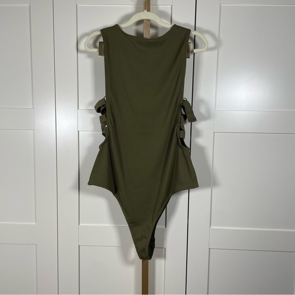 The Drop Ribbed Cutout Bodysuit with side straps - Olive Green - Size XXL - Picture 7 of 13